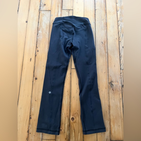 Vintage Lululemon capris - Picture 2 of 5